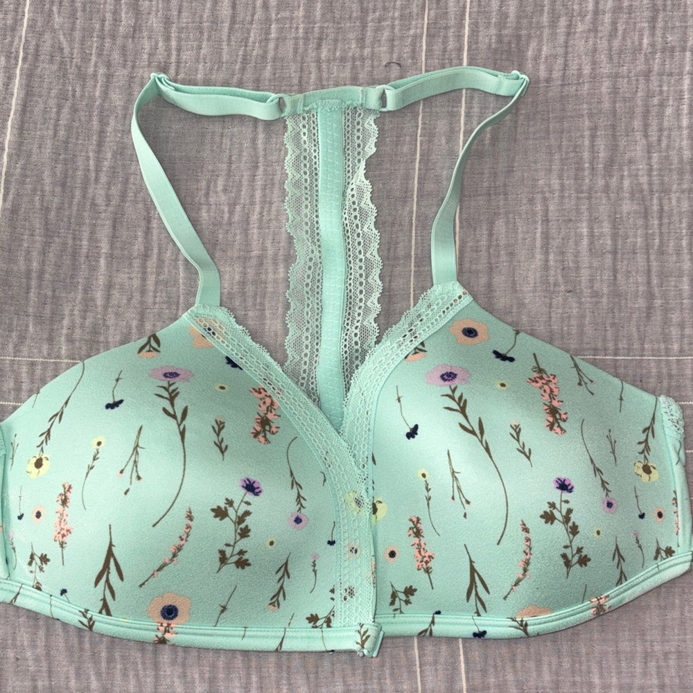 Women’s Xhilaration racerback bra 38C padded front closure wireless aqua floral